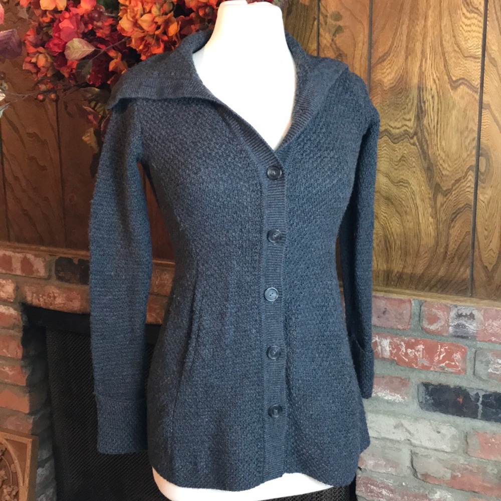 Patagonia long cardigan with pockets open collar